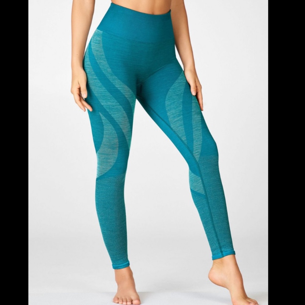 Fabletics High-Waisted Seamless Dot Leggings - Picture 1 of 6